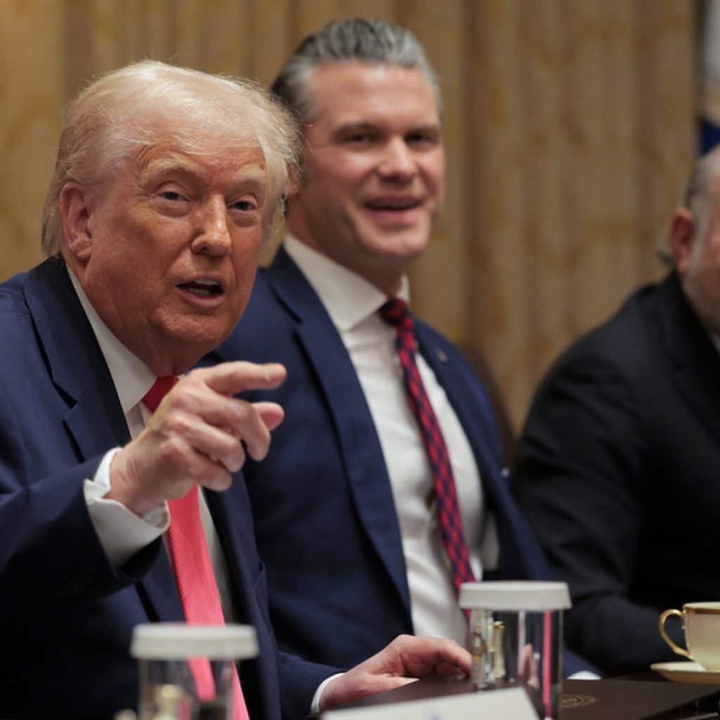 Trump publicizes ‘land strikes’ in opposition to drug cartels (VIDEO) Trump publicizes ‘land strikes’ in opposition to drug cartels (VIDEO)