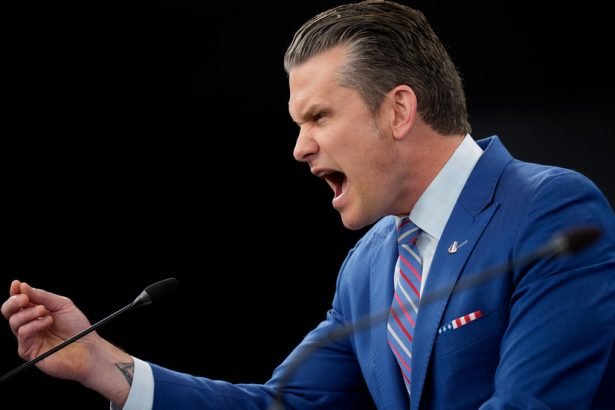 Pentagon chief slams media over report of deadly Caribbean strike