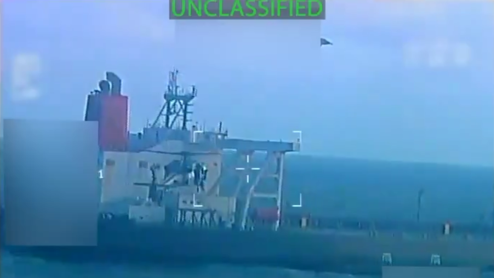 US seizes oil tanker off coast of Venezuela (VIDEO) US seizes oil tanker off coast of Venezuela (VIDEO)