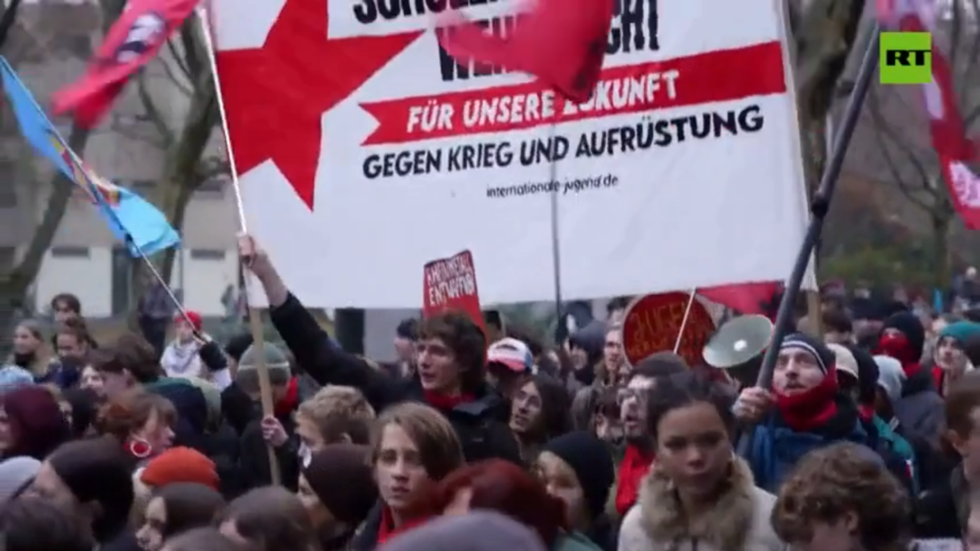 Youth-led protests sweep Germany as Merz strikes to revive conscription (VIDEO)