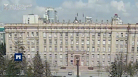 Belgorod Strike: Kamikaze Drone Hits Government Building Entrance