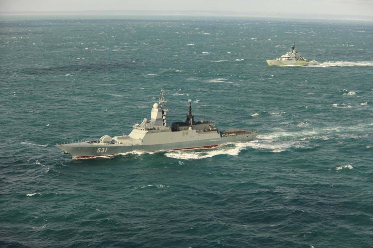 High-Stakes Escort: British Royal Navy Shadows Russian Corvette in English Channel