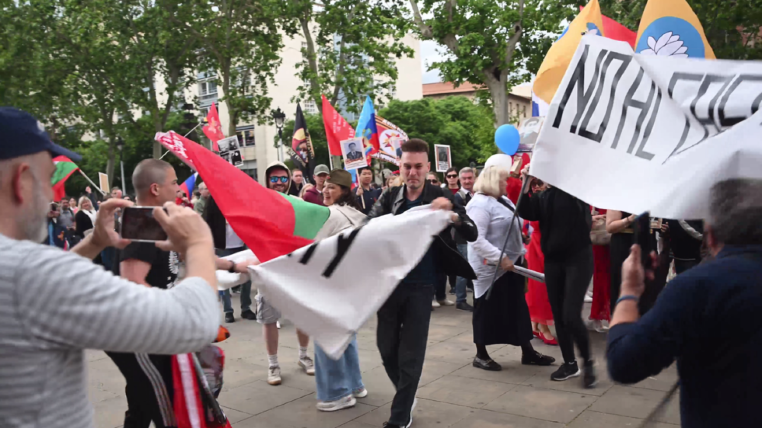 Protesters attempt to disrupt Immortal Regiment march in Barcelona (VIDEO) Protesters attempt to disrupt Immortal Regiment march in Barcelona (VIDEO)