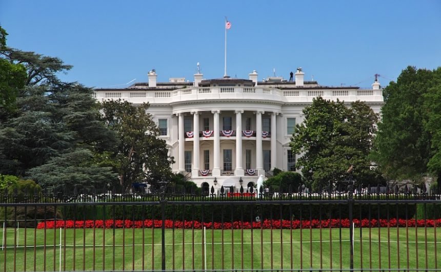Gunman opened fire near White House, killed by Secret Service