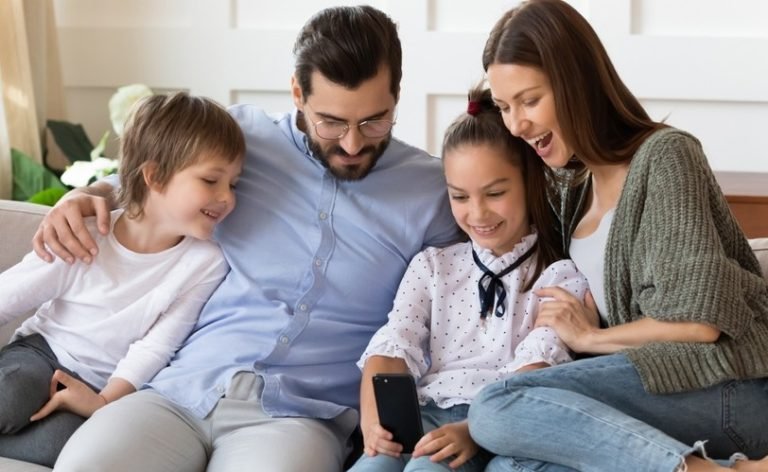 New Christian cell phone service will block all pornographic and LGBT content