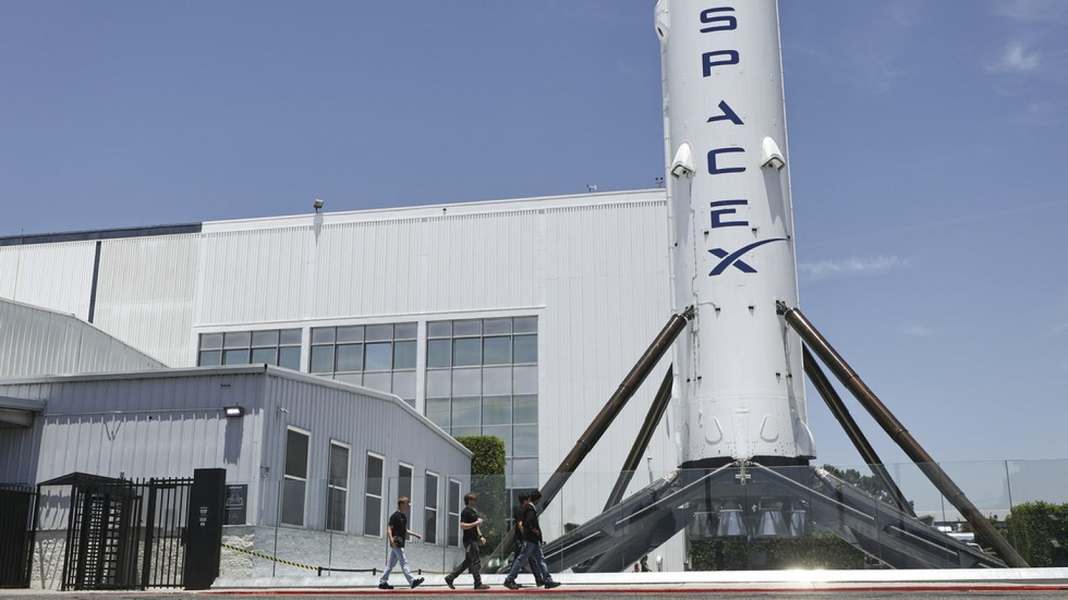 SpaceX signs billion AI deal with Google SpaceX signs billion AI deal with Google