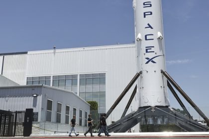 SpaceX signs  billion AI deal with Google — RT World News