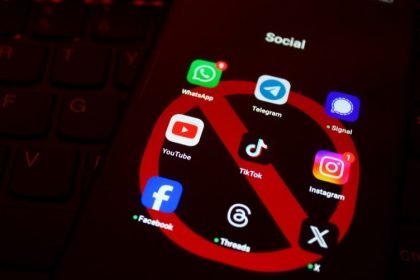 Canadians warned about social media ban leading to privacy violations, digital ID