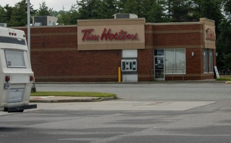 Doctor who approved euthanasia at Tim Hortons allowed to continue medical practice