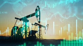 Trump teleprompter operator probed for alleged insider betting — RT World News 4 $580 million in oil bets placed moments before Trump’s Iran post – FT