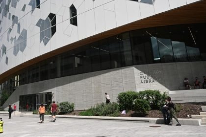 ‘Bubble zone’ law targeting drag queen protests faces constitutional challenge