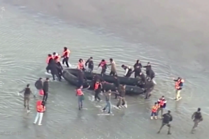 French police storm beach to stop migrant Channel crossing (VIDEO)  News