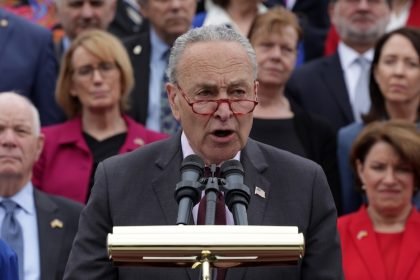 250+ Democrats urge federal court to uphold Biden abortion pill rules