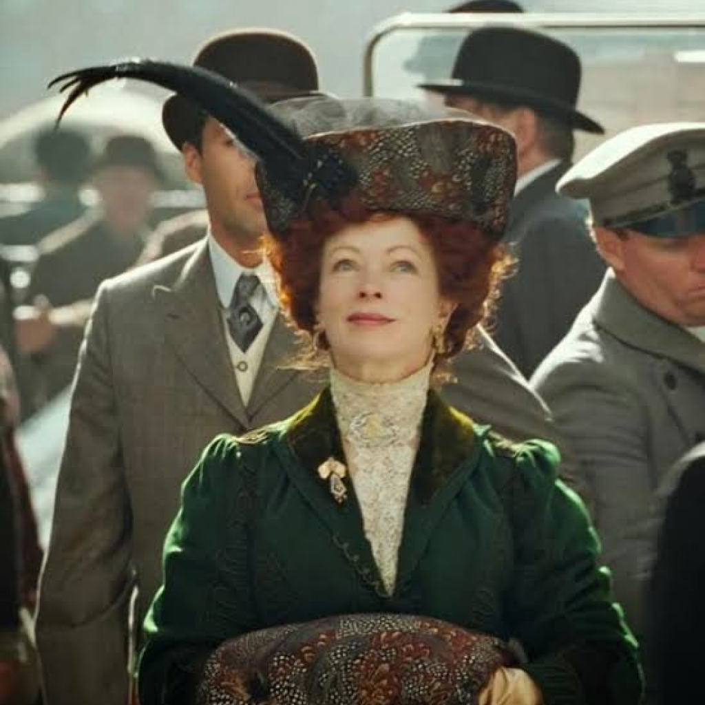 Hollywood’s Quiet Powerhouse: How Frances Fisher Built a Five-Decade Legacy 2 image 3