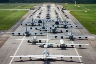 Panic in the US Congress: Not enough planes!