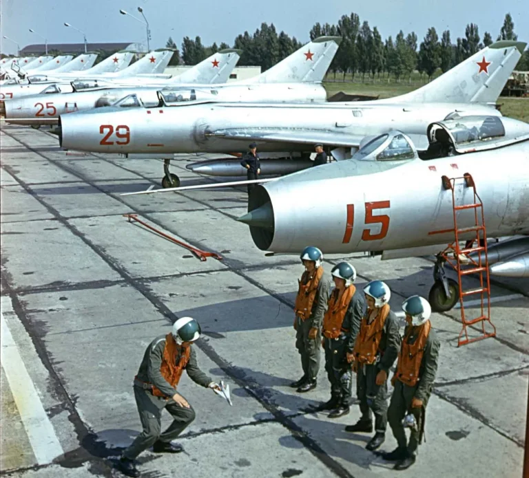 The Origins of the Soviet Tilt-Wing: From the Bell X-5 to the Su-7IG