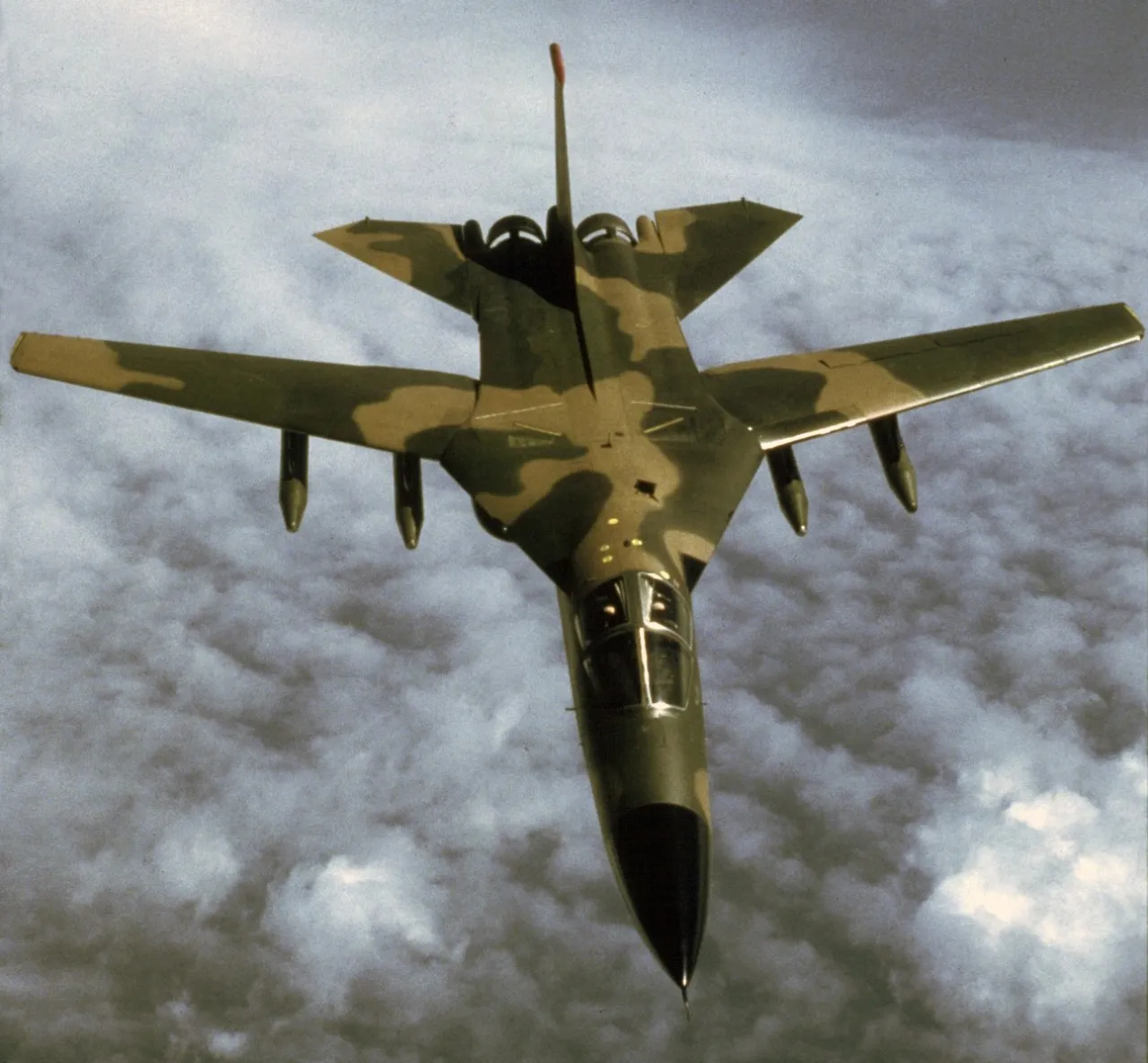 How Mikoyan and Sukhoi Design Bureaus Achieved Variable-Sweep Wings | Philly PI