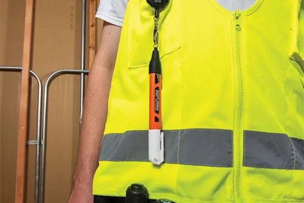 Klein Marker Leash on Construction Worker