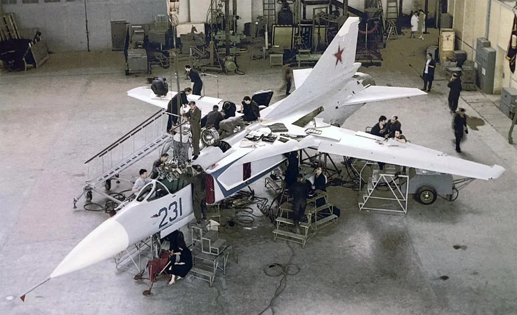 How Mikoyan and Sukhoi Design Bureaus Achieved Variable-Sweep Wings | Philly PI